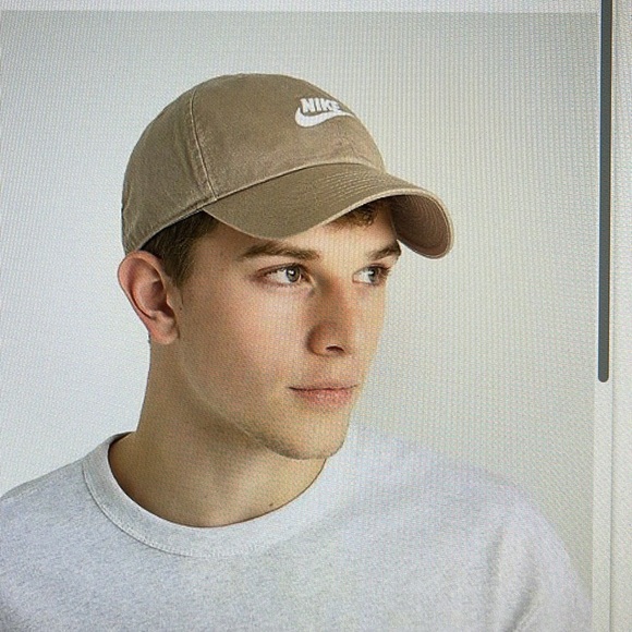 Nike hat - Picture 1 of 5